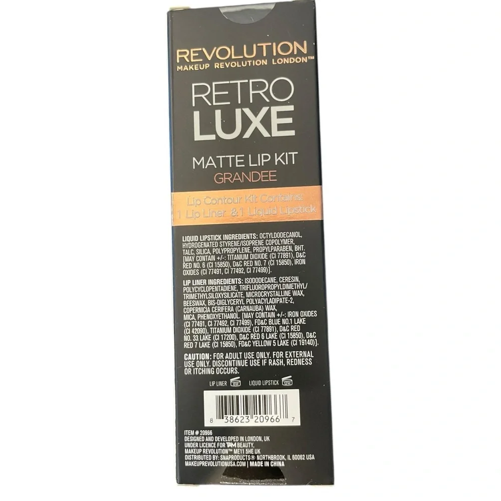 MAKEUP REVOLUTION Retro Luxe Matte Lip Contour Kit GRANDEE Pink Vegan CF NEW‎